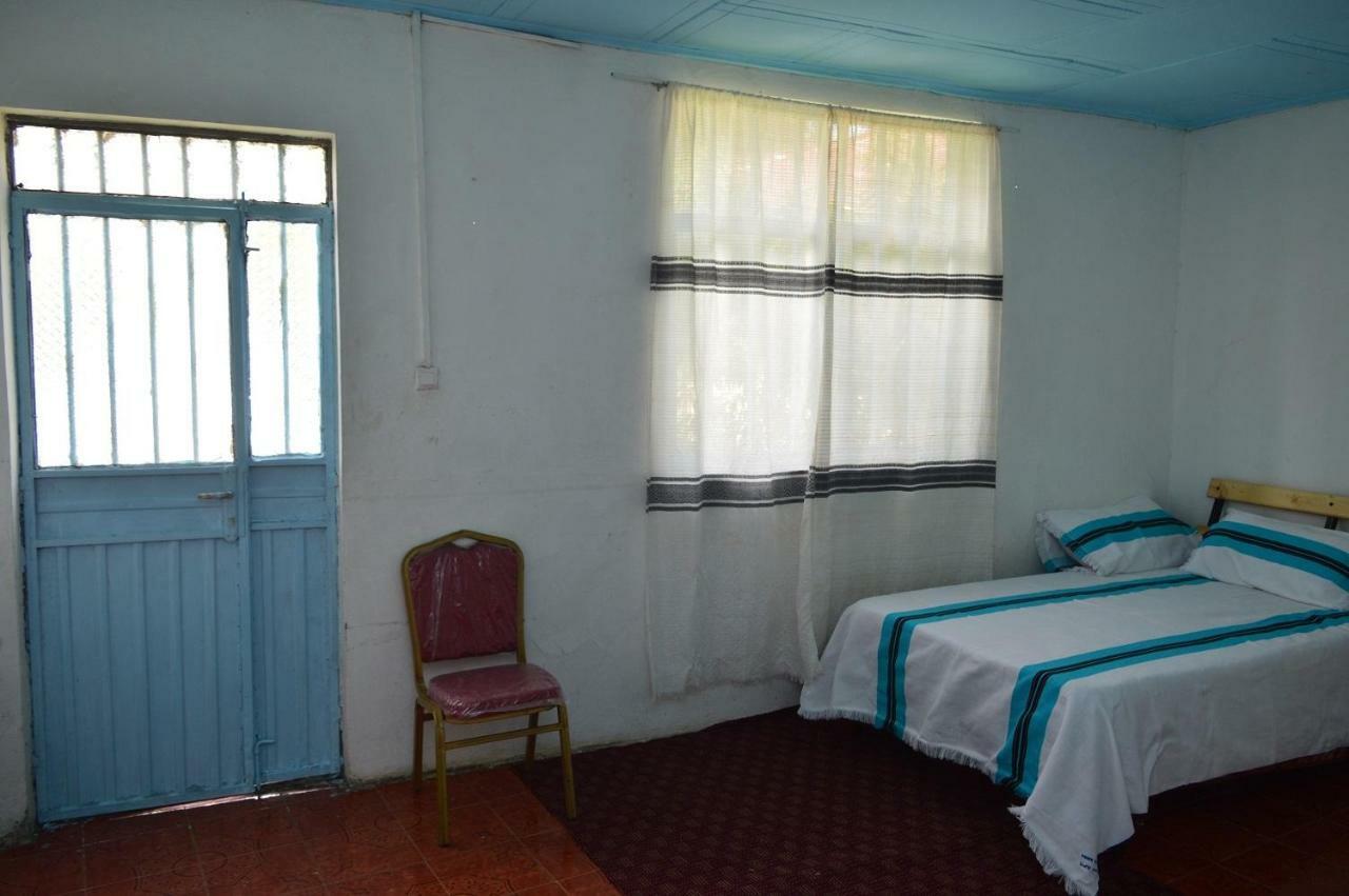Chef Wondim Backpackers Hostel Gonder Esterno foto
